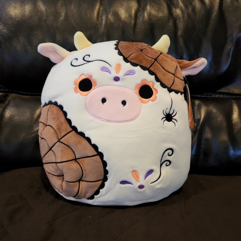 Squishmallow Halloween Day of the Dead Ronnie The Cow